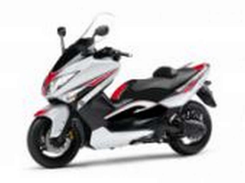 SADA POLEPŮ YAMAHA TMAX  530 12