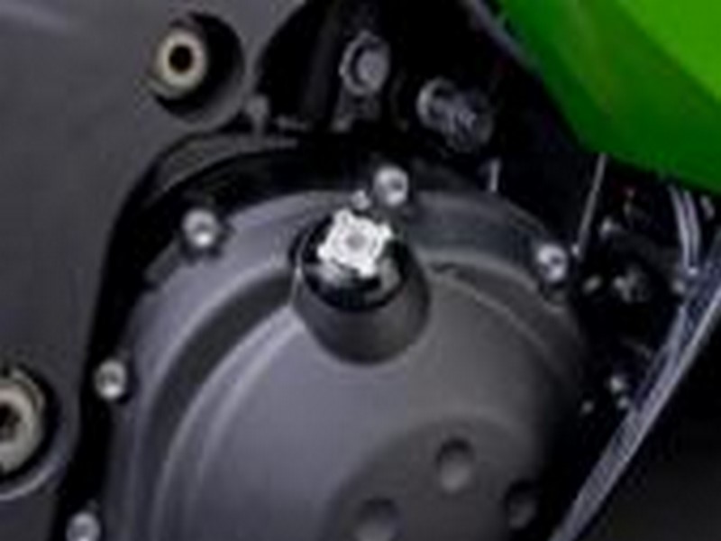 OLEJOVÁ ZÁTKA MOTORU "HI-TECH" KAWASAKI